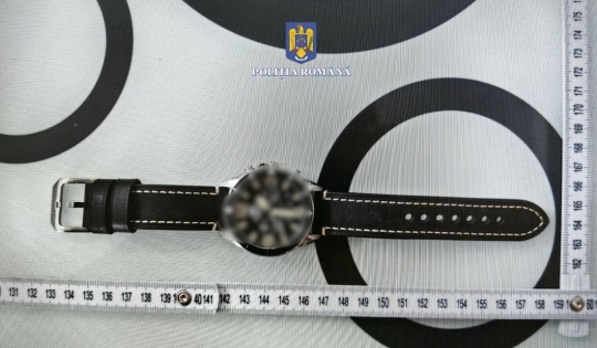 Angajatul unei firme de curierat, cercetat penal după ce a furat colete 3 Curierat | MyTex.ro
