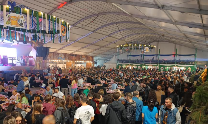Oktoberfest Brașov 2025. Un singur minus, deranjant / Cargo - show de excepție 1 Oktoberfest Brașov 2025 | MyTex.ro