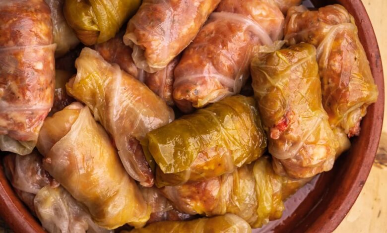 Unde mănânci cele mai gustoase sarmale din țară / O locație din județul nostru, în top 10 / Şi un restaurant din Braşov recomandat 3 Unde mănânci cele mai gustoase sarmale | MyTex.ro