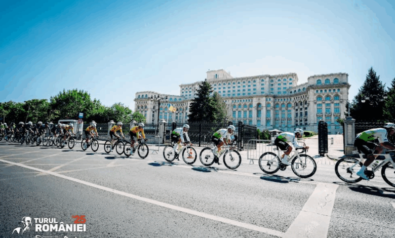 Turul României s-a terminat cu o adevărată sărbătoare ciclistă în centrul Capitalei 11 | MyTex.ro