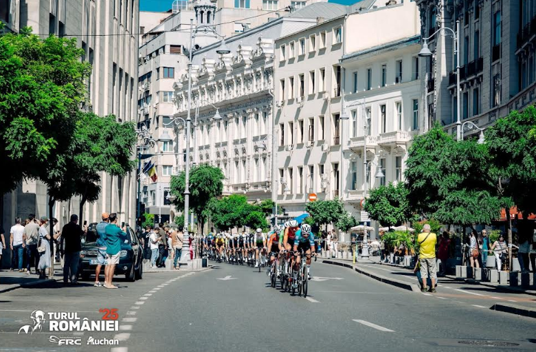 Turul României s-a terminat cu o adevărată sărbătoare ciclistă în centrul Capitalei 15 | MyTex.ro