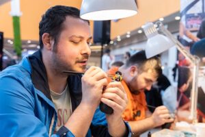 Dracula Fantasy Con 2025 aduce magia fanteziei la Brașov, cu competiții de gaming,board games, cosplay și artiști vizuali 20 Dracula | MyTex.ro