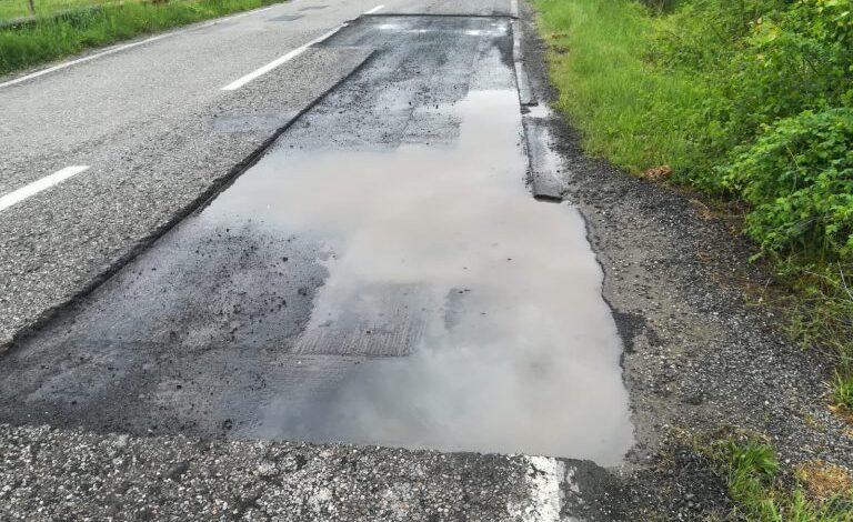 Autostrada Sibiu - Făgăraș. Utilajele au stricat un drum județean, constructorul trebuie să-l repare 3 Autostrada Sibiu - Făgăraș | MyTex.ro