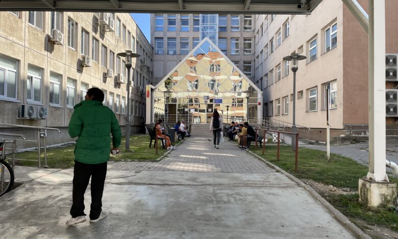 Acces restricționat la Spitalul Județean Brașov. A crescut numărul cazurilor de COVID 3 Acces restricționat | MyTex.ro
