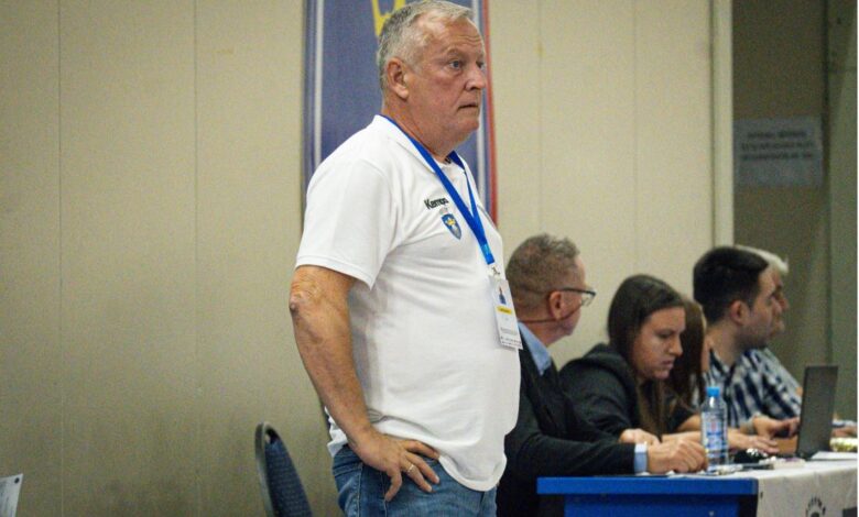 Şoc la Corona Braşov. Bogdan Burcea s-ar fi înţeles cu o altă echipă. 4 jucătoare ar pleca împreună cu tehnicianul 9 Şoc la Corona Braşov