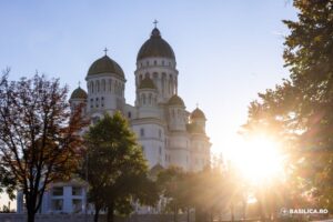 Catedrala Națională, cea mai mare biserică ortodoxă din lume, va fi sfințită astăzi (video) 12 Catedrala Națională | MyTex.ro