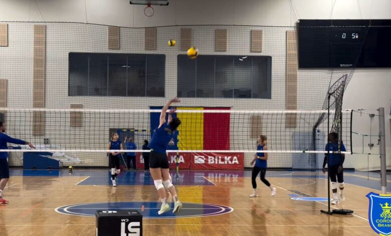 Corona Braşov îşi prezintă echipa de volei feminin
