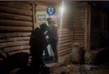 VIDEO. Percheziție în Săcele, la un suspect de furt dintr-o societate comercială din Brașov 3 | MyTex.ro