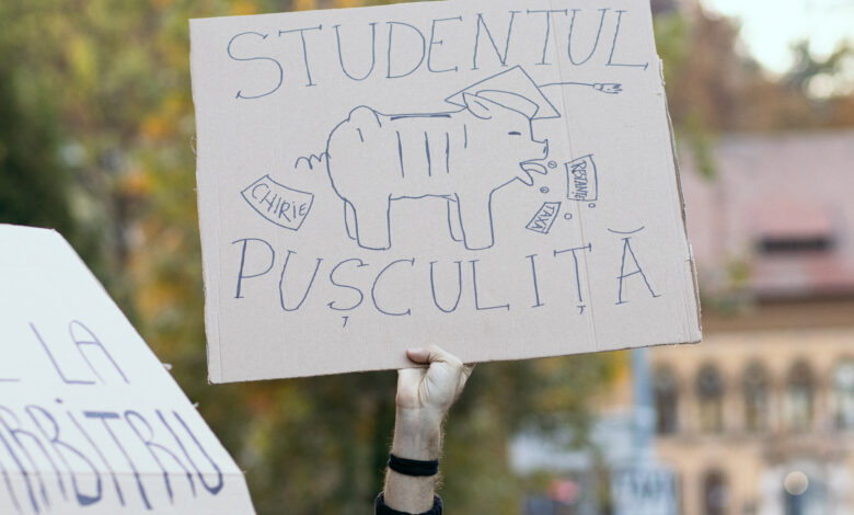 Coșul minim al studentului: peste 2.000 de lei pe lună pentru a rămâne la studii 3 student | MyTex.ro