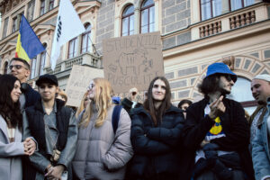Studenții de la UNITBV protestează din nou în stradă (video) 23 Studenții de la UNITBV | MyTex.ro