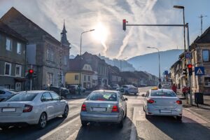 Semaforul care te oprește dacă depășești viteza legală | MyTex.ro