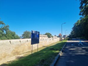 Primăria a reușit să recupereze fondurile PNRR pentru reabilitarea unei porțiuni din zidul de apărare al cetății Brașovului 12 Primăria a reușit să recupereze fondurile PNRR | MyTex.ro