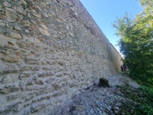 Primăria a reușit să recupereze fondurile PNRR pentru reabilitarea unei porțiuni din zidul de apărare al cetății Brașovului 11 Primăria a reușit să recupereze fondurile PNRR | MyTex.ro