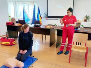 Polițiștii locali brașoveni, instruiți pentru a acorda prim-ajutor 2 Polițiștii locali | MyTex.ro