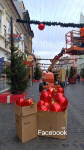 Brașovul se „îmbrăca" ușor - ușor de sărbătoare / Când se deschide Târgul de Crăciun 5 Brașovul | MyTex.ro