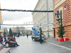 Brașovul se „îmbrăca" ușor - ușor de sărbătoare / Când se deschide Târgul de Crăciun 2 Brașovul | MyTex.ro