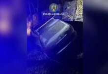 A ieșit cu mașina în decor în timp ce era urmărit de polițiști de la IPJ Brașov / Șoferul, beat... cu repetiție, a fost reținut (video) 5 bărbați | MyTex.ro