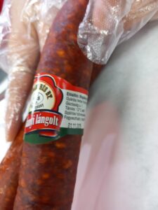 FOTO. Fructe „înghițite” de mucegai și produse expirate, „ofertele” dinainte de Black Friday 47 fructe | MyTex.ro