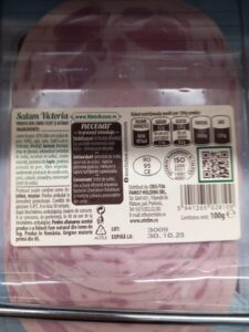 FOTO. Fructe „înghițite” de mucegai și produse expirate, „ofertele” dinainte de Black Friday 49 fructe | MyTex.ro