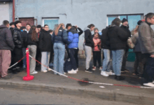 Șaorma dată gratis la Brașov a stârnit reacții: „Nu cred că este vorba despre sărăcie, ci doar de o nouă modă de socializare a tinerilor” 5 Drumul de Poiană | MyTex.ro