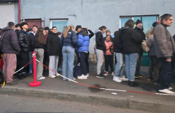 Șaorma dată gratis la Brașov a stârnit reacții: „Nu cred că este vorba despre sărăcie, ci doar de o nouă modă de socializare a tinerilor” 1 Șaorma | MyTex.ro