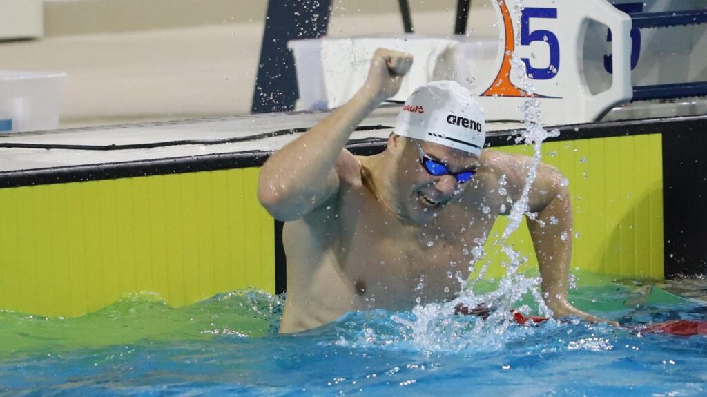 Darius Coman, „aur” şi la 200 m mixt. Iarina Cojocaru şi ştefeta feminin de 4x50 m, au completat ziua perfectă a Coronei 12 Darius Coman | MyTex.ro