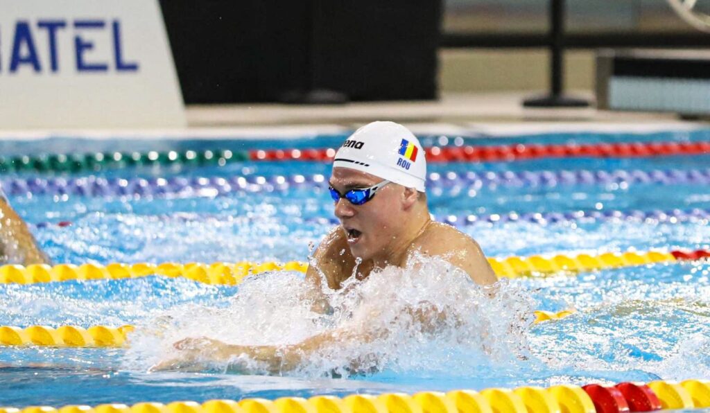 Corona Braşov, „aur” şi „argint” la 100 m bras, la Naţionalele de înot în bazin scurt 11 Corona Braşov | MyTex.ro