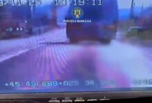 Brașov - Peste 200 de amenzi rutiere de 80.000 de lei, în câteva ore / Șofer care efectua transport de persoane, filmat în timp ce depășea pe linie continuă (video) 5 Polițiștii locali | MyTex.ro