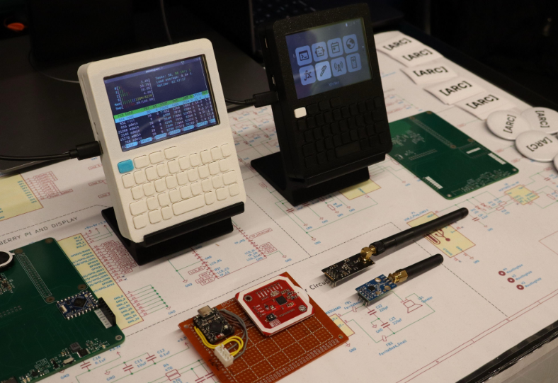 RoboChallenge. Doi elevi din Braşov - premiaţi la cel mai mare concurs de robotică din Europa 3 RoboChallenge | MyTex.ro