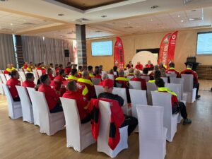 Salvamontiști din Brașov participă la o reuniune internațională, în Serbia 15 salvamontiști | MyTex.ro