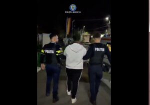 tânără | MyTex.ro