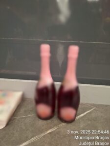 Tânăr care agresa un agent de pază, la un supermarket din Brașov, imobilizat de un polițist local 1 tânăr | MyTex.ro