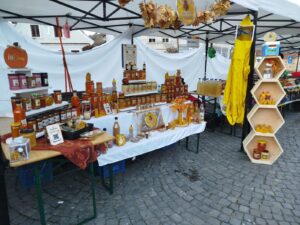 Weekend cu târguri de toamnă în două zone din Brașov / Lipsa locurilor de parcare, o problemă în Piața Unirii 23 târguri de toamnă | MyTex.ro