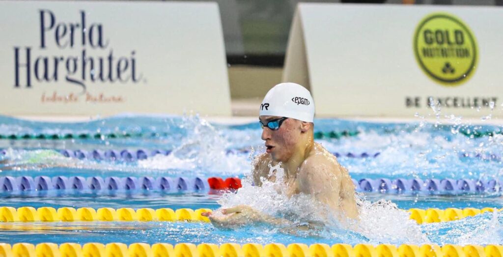 Corona Braşov, „aur” şi „argint” la 100 m bras, la Naţionalele de înot în bazin scurt 12 Corona Braşov | MyTex.ro