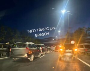 Autovehicule avariate pe Centura Brașovului / Unii șoferi se plâng de carosabil alunecos 14 autovehicule | MyTex.ro