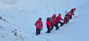 Căutările tânărului dispărut în Bucegi au fost suspendate după o nouă zi fără rezultate / Risc major de avalanșă! „Salvamont Brașov nu abandonează niciodată o operațiune” 22 Bucegi | MyTex.ro