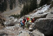 Update: Turistul rănit în Munții Făgăraș nu poate fi preluat de elicopter. Salvamontiștii brașoveni continuă intervenția terestră 22 Turistă | MyTex.ro