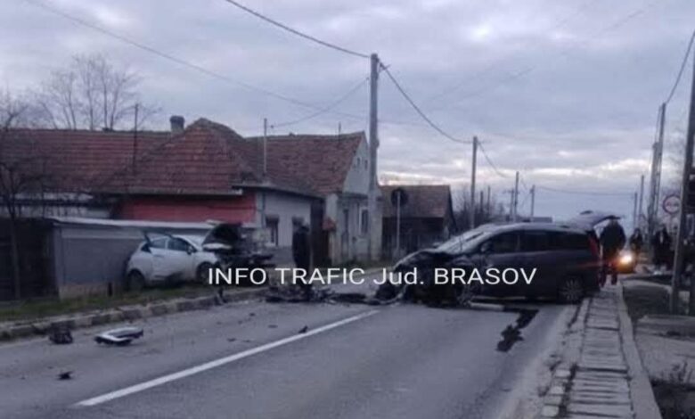 Ultima oră. Accident pe DN 1, în județul Brașov! Trafic blocat, două persoane rănite 3 Accident | MyTex.ro