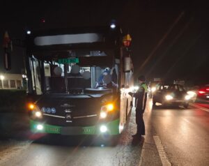 Razie de amploare în Brașov: șoferii de autobuze și de transport marfă, controlați încă de la primele ore ale dimineții 9 Razie | MyTex.ro