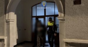 Bărbat din județul Brașov, arestat după ce a încălcat ordinul de protecție emis cu câteva ore înainte (video) 5 Arestat | MyTex.ro
