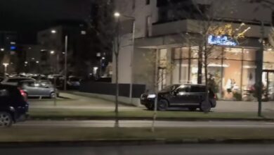 Șofer din Brașov, ironizat după o „schemă" în trafic: „Omu' simte că o să rămână pieton și vrea să vadă cum e să traverseze, dar cu mașina" 1 Șofer | MyTex.ro