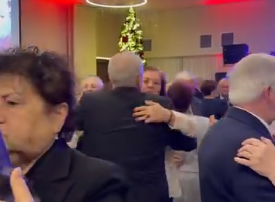 Emoție maximă la Brașov: 150 de cupluri au spus din nou „DA” după 50 de ani de căsnicie! 3 Braşov | MyTex.ro