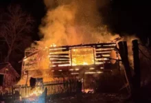 Casă mistuită de flăcări! O femeie a murit, iar un bărbat a suferit arsuri grave 3 | MyTex.ro