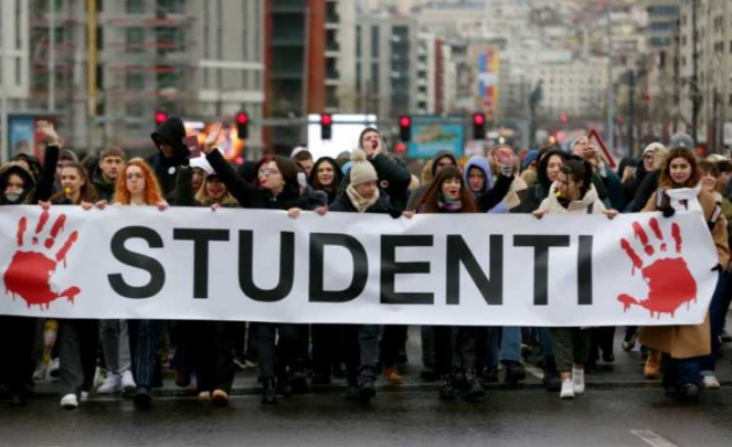 Protest național al studenților pe 11 decembrie / La Brașov, în fața Prefecturii / Ce solicită 3 Studenți | MyTex.ro