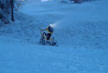 Se produce zăpadă artificială în Masivul Postăvarul - FOTO şi VIDEO 5 Se produce zăpadă artificială