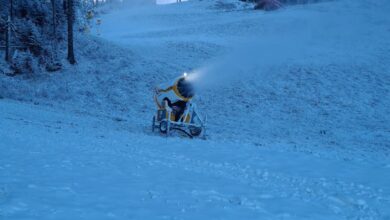 Se produce zăpadă artificială