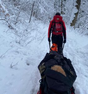 Accidente pe pârtiile din zona stațiunii Poiana Brașov: 16 intervenții ale Salvamont, cinci persoane transportate la spital 17 Brașov | MyTex.ro