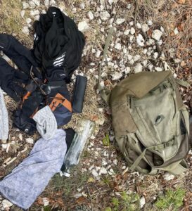 Brașov - Rucsac găsit în zona Prăpastia Urșilor, din Piatra Mare! 12 Rucsac | MyTex.ro