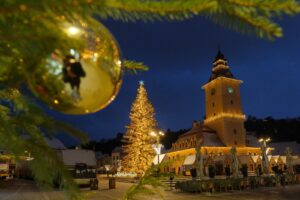 Magia sărbătorilor continuă la Brașov. Până când poate fi vizitat Târgul de Crăciun 13 Târgul | MyTex.ro