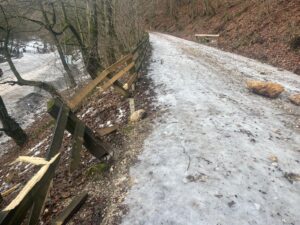 Intervenție de urgență în Brașov, după o alunecare de teren (foto) 25 alunecare | MyTex.ro